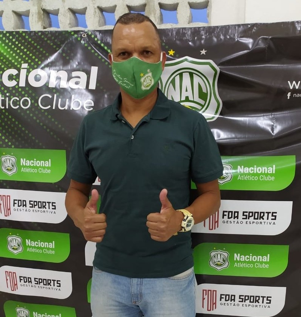 Sob o comando do t�cnico Warley, Can�rio dever� come�ar sua pr�-temporada no dia 8 de fevereiro � Foto: Tiago Rodrigues
