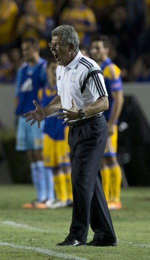 Ricardo Ferreti treinador Tigres (Foto: AP Photo/Eduardo Verdugo)