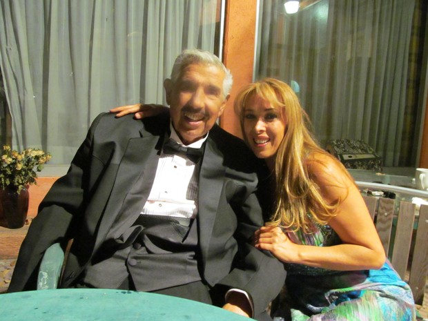 Rubén Aguirre com a filha Veronica em 2012 (Foto: Reprodução/Facebook)