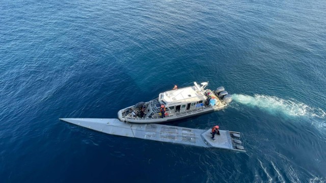 Submarino 'fantasma' é encontrado na Colômbia com R$ 460 milhões em cocaína e dois corpos  — Foto:  Reprodução