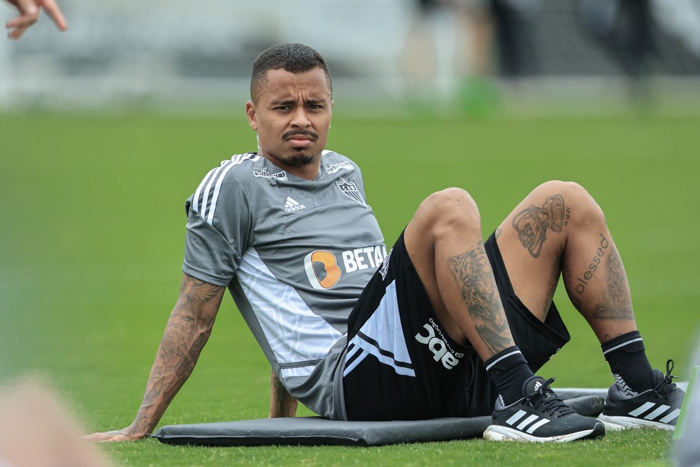 Allan dutante treino do Atlético-MG — Foto: Pedro Souza / Atlético-MG