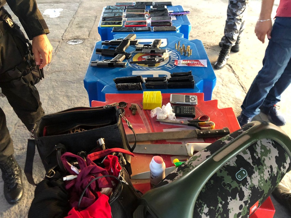 Polícia Militar prende 21 pessoas em flagrante e apreende armas, drogas e carros na Zona Norte de Teresina — Foto: Divulgação/PMPI