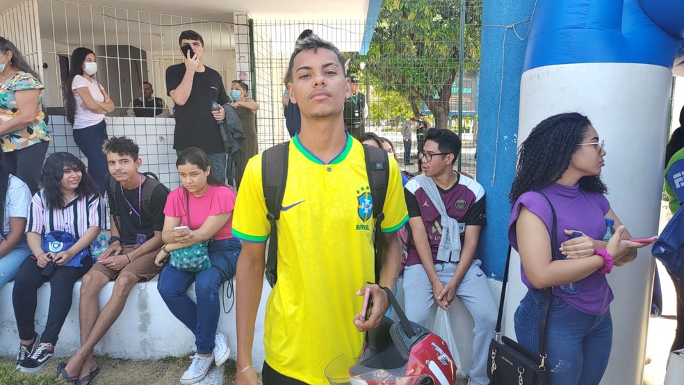 Miquéias Martins lamentou perder a abertura da Copa, mas se diz focado na prova do Enem — Foto: Paulo Martins/g1