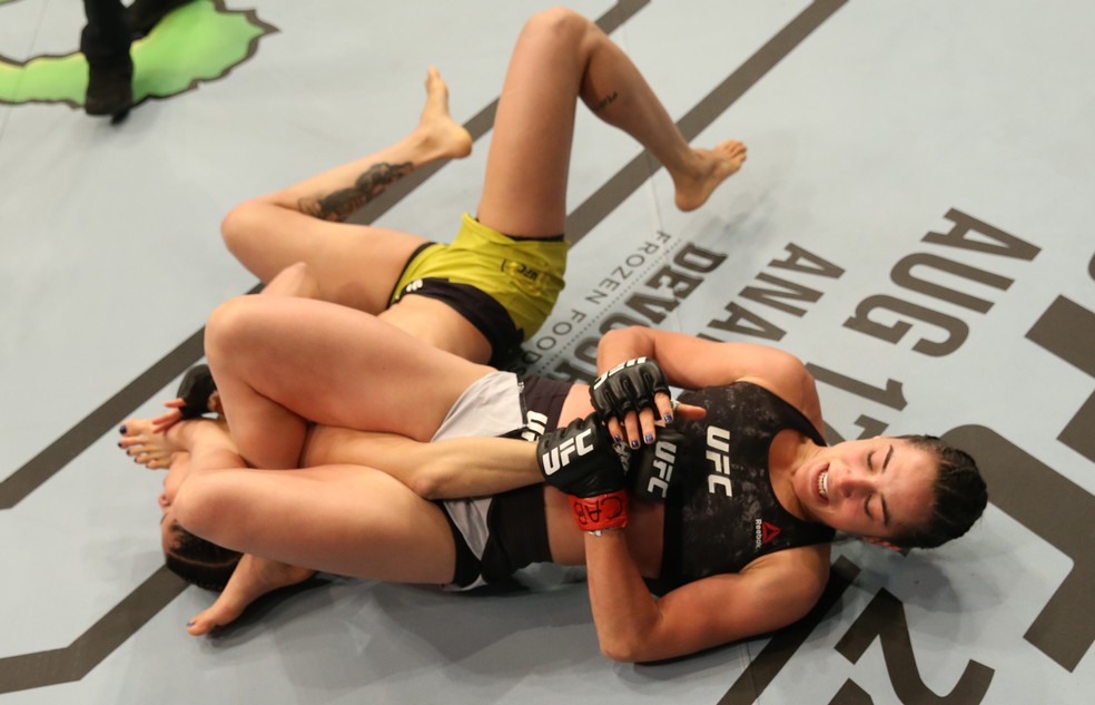 Veronica Macedo finalizou Polyana Viana no primeiro round no UFC Uruguai â?? Foto: Getty Images