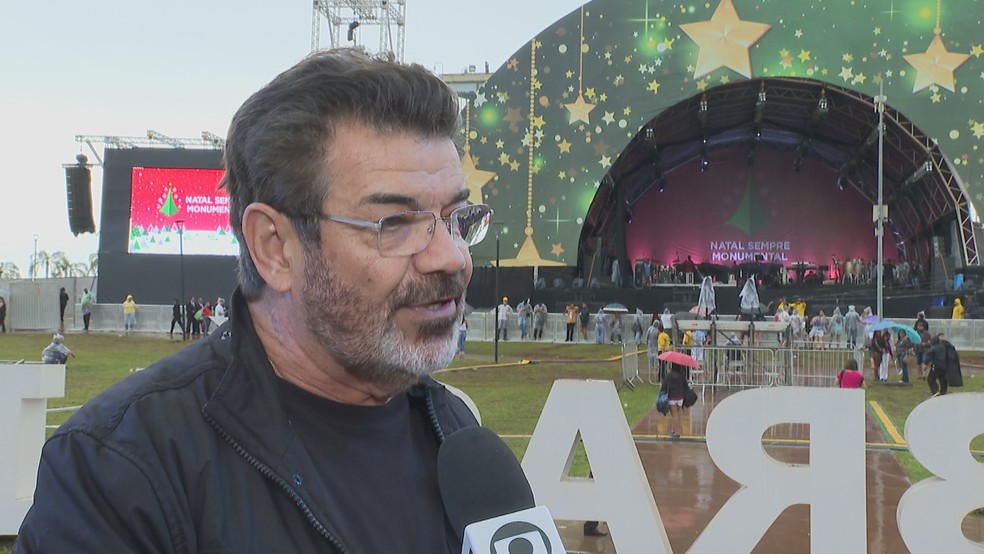 O diretor artístico Abel Gomes, responsável pela iluminação de Natal da Torre de TV de Brasília — Foto: TV Globo/Reprodução