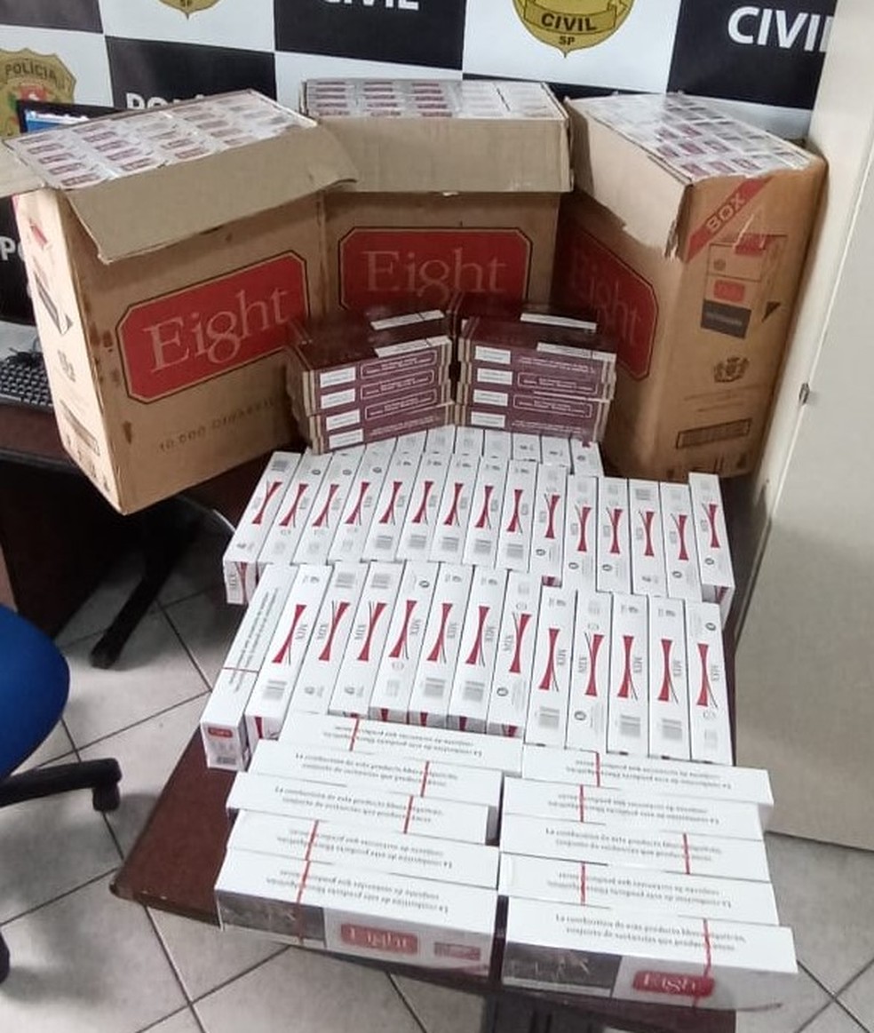 Cigarros eram comercializados em uma adega localizada em Itariri, SP — Foto: Divulgação/Polícia Civil