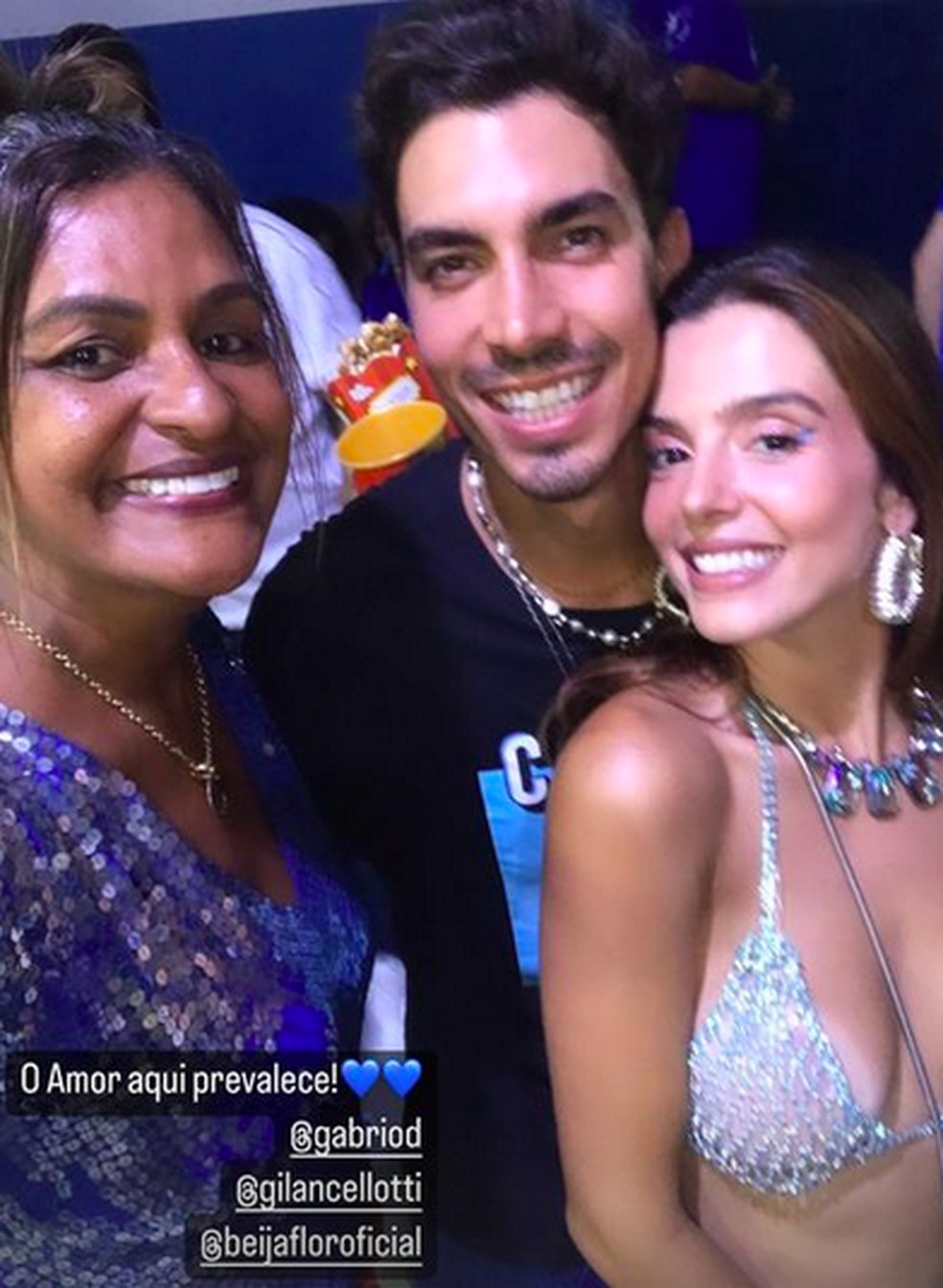 Giovanna posa com o namorado e Rosangela Melo — Foto: Reprodução/Instagram