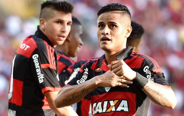 Everton desbanca Conca em Fla-Flu  dos dribles abusados da rodada