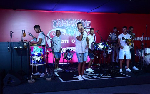 Grupo SambaShow abre atrações do Camarote QUEM O Globo