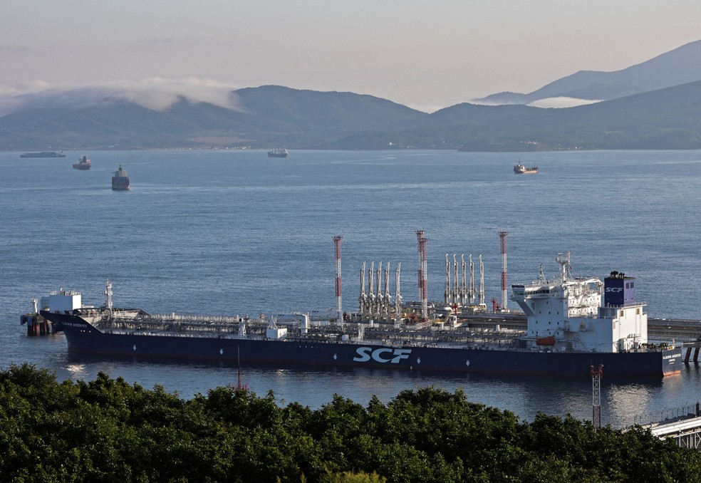 Petroleiro Vladimir Arsenyev é visto no terminal de petróleo Kozmino, na Rússia, em 12 de agosto de 2022 — Foto: REUTERS/Tatiana Meel