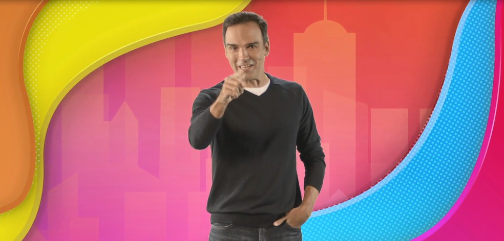 Tadeu Schmidt na primeira chamada do BBB22 &mdash; Foto: Globo