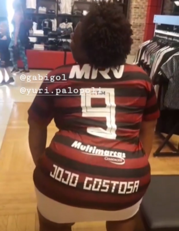 Jojo Todynho ganha camisa do Flamengo personalizada (Foto: Reprodução Instagram)