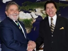Lula ao lado de Sílvio Santos em 2010 — Foto: Ricardo Stuckert