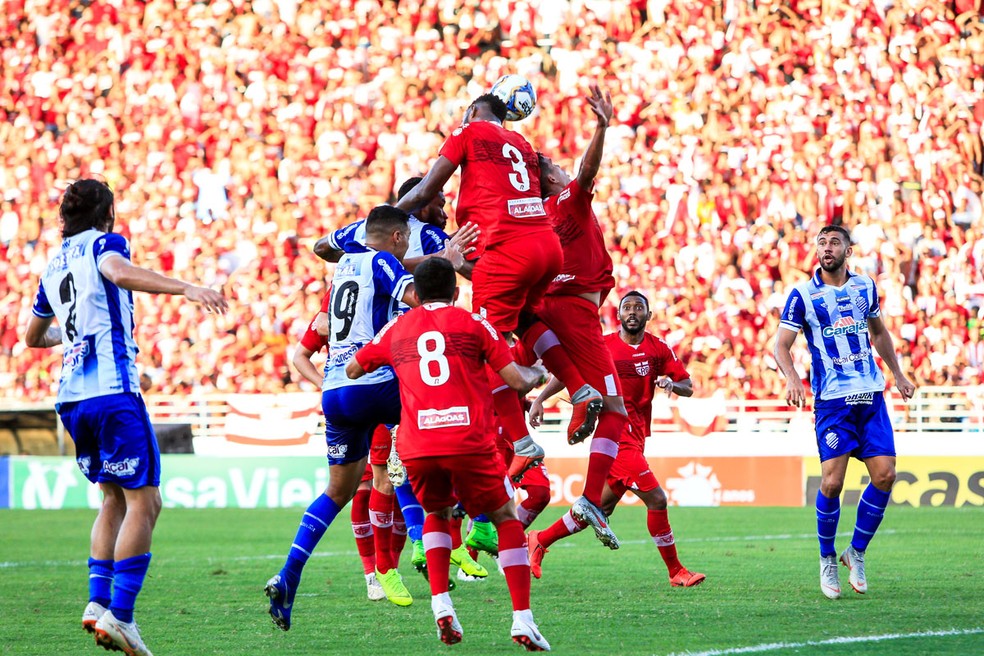CRB e CSA duelam pela terceira rodada da Copa do Nordeste — Foto: Ailton Cruz / Gazeta de Alagoas