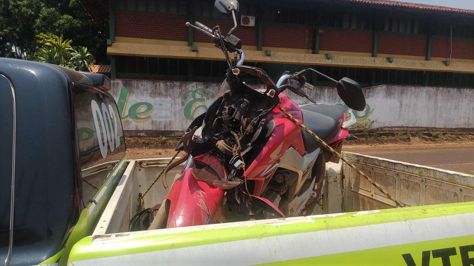 Motociclista morre após ser atingido por caminhão que avançou preferencial em Alenquer