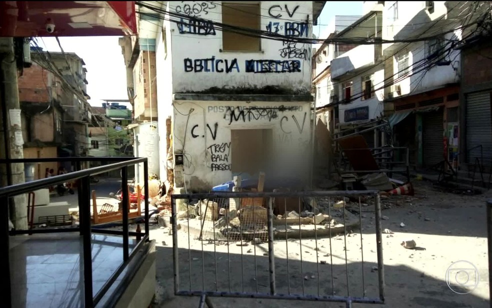 Posto da polícia na Vila Joaniza foi atacado no sábado (25) (Foto: Reprodução / TV Globo)
