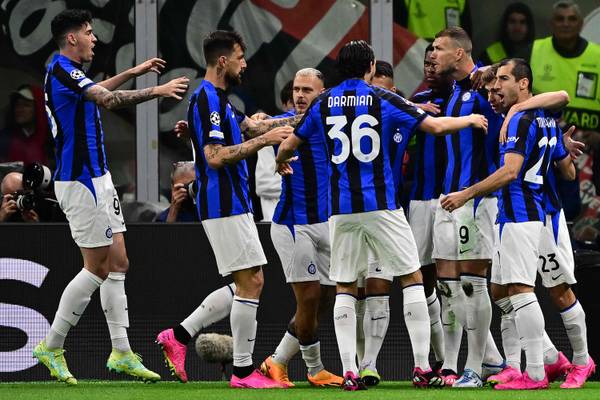 Inter amassa o Milan no primeiro tempo e larga na frente nas semifinais da  Champions - Folha PE