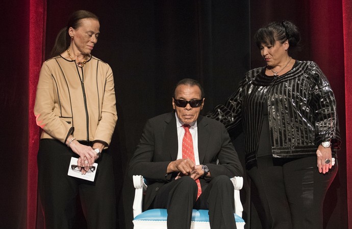 Muhammad Ali ficou o tempo inteiro sentado em uma cadeira (Foto: Divulgação/Universidade de Louisville)