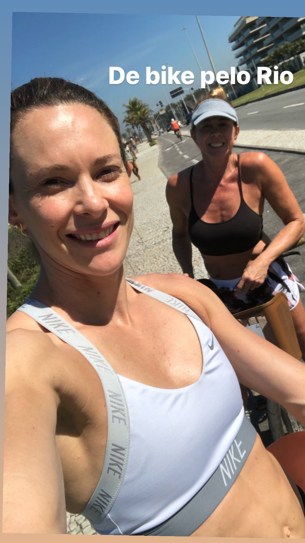 Hortência e Fabiana Murer fazem passeio de bike (Foto: Reprodução/Instagram)