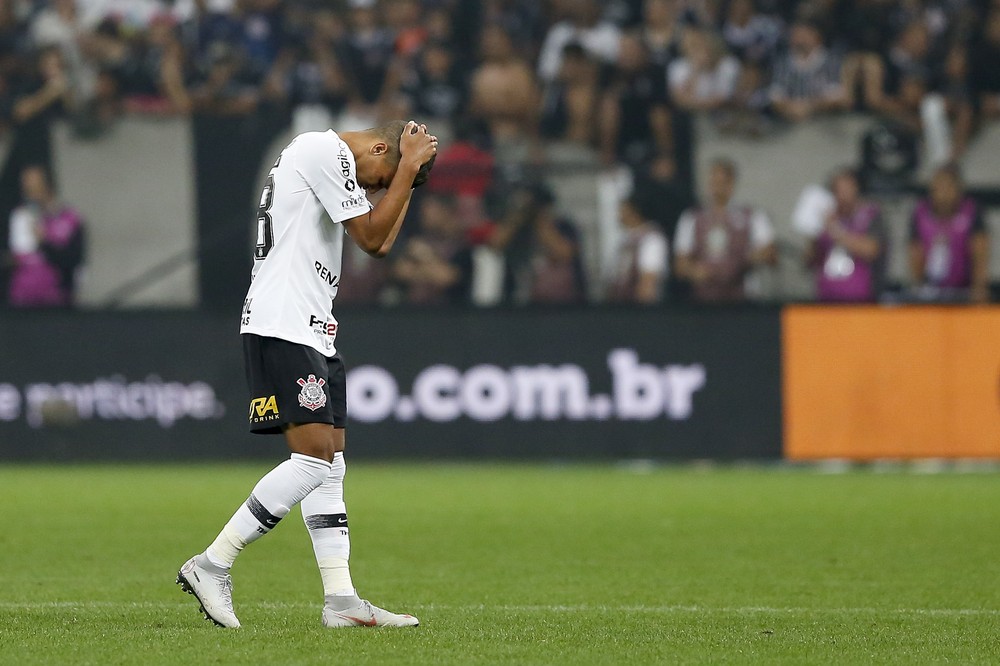 Agente de Pedrinho recua, mas diz que meia do Corinthians interessa a 