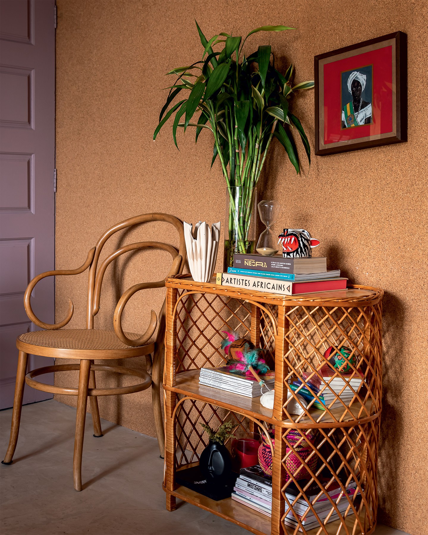 Luiza Brasil opens her apartment with colorful decor and lots of personality (Photo: Wesley Diego Emes)