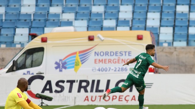 Alesson comemora gol do Cuiabá contra o União de Rondonópolis