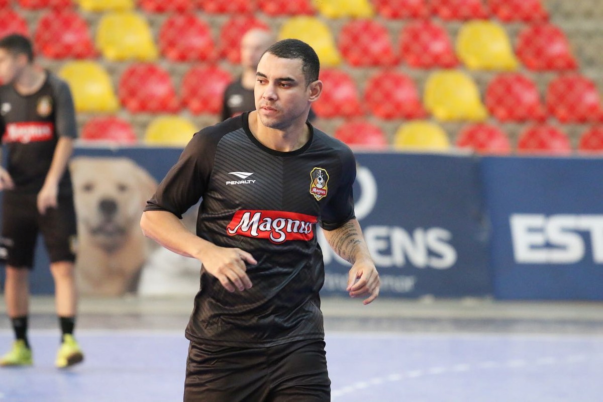 左ウインガーペピータがソロカバフットサルの新補強に | フットサル