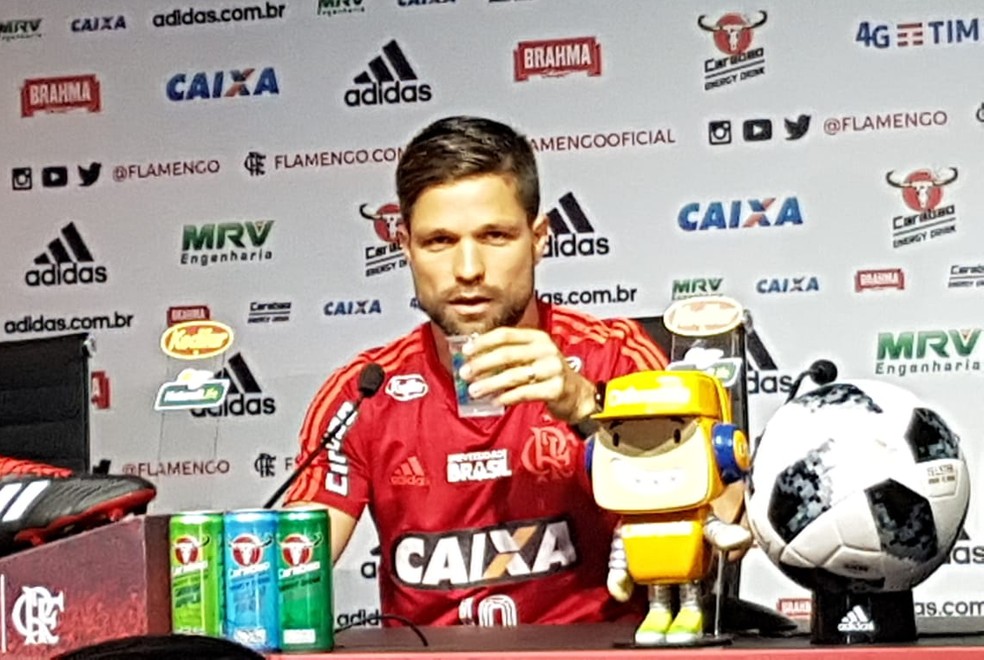 Diego diz que Flamengo vai atrás de títulos do Brasileirão e da Copa do  Brasil: "Não vamos nos acomodar" | flamengo | ge