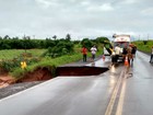 Chuva interdita trechos de rodovias estaduais no noroeste do Paraná