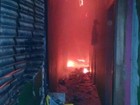 Bandidos assaltam e ateiam fogo em casa de prostituição em cidade de MT
