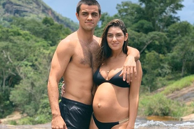 Felipe Simas e Mariana Uhlmann (Foto: Reprodução/Instagram)