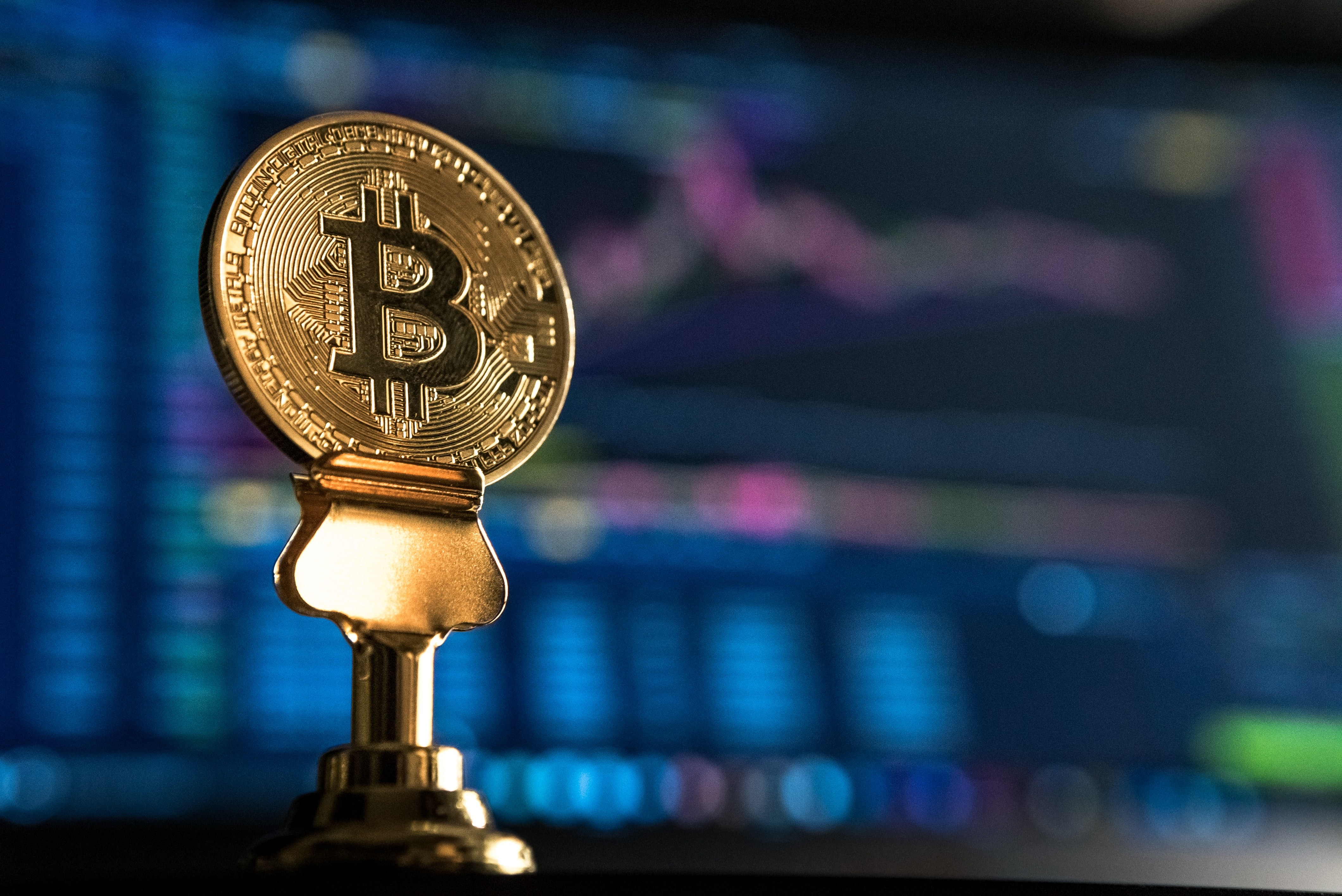 Mineradores de bitcoin têm quase US$ 4 bilhões em empréstimos sob risco de default 