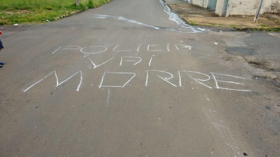 Policia Vai Morre Dupla E Presa Em Patrocinio Apos Escrever Frase Em Via Publica Triangulo Mineiro G1