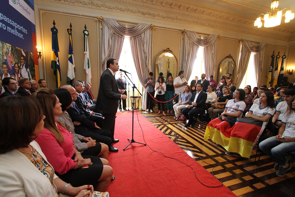 Edi&ccedil;&atilde;o 2018 do Programa Ganhe o Mundo foi lan&ccedil;ada pelo governo de Pernambuco nesta quarta (29) (Foto: H&eacute;lia Scheppa/SEI/Divulga&ccedil;&atilde;o)