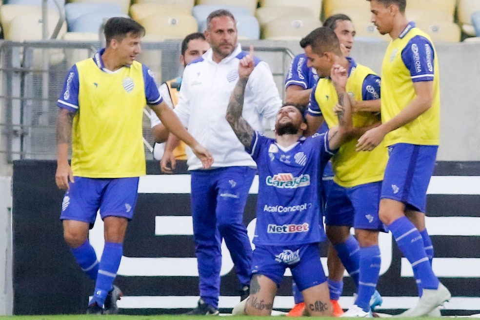 Jonatan Gómez foi o autor do gol do CSA em cima do Fluminense — Foto: RUDY TRINDADE/FRAMEPHOTO/ESTADÃO CONTEÚDO