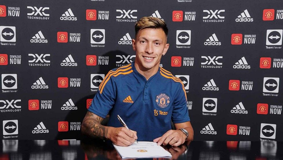 Lisandro Martínez custou mais de R$ 300 milhões ao Manchester United — Foto: Divulgação/Manchester United