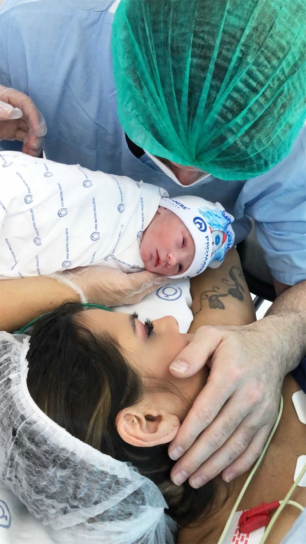 Maria Clara mostra o nascimento de Benício, seu primeiro filho com o cantor Marlon (Foto: Reprodução / Instagram)