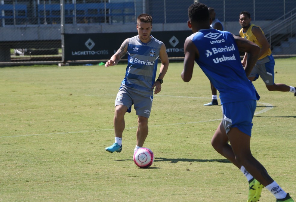 Ramiro será titular do Grêmio contra o VEC para fazer sua estreia em 2018 (Foto: Eduardo Deconto)