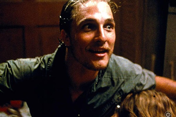 O ator Matthew McConaughey em O Massacre da Serra Elétrica: O Retorno (1994) (Foto: Reprodução)