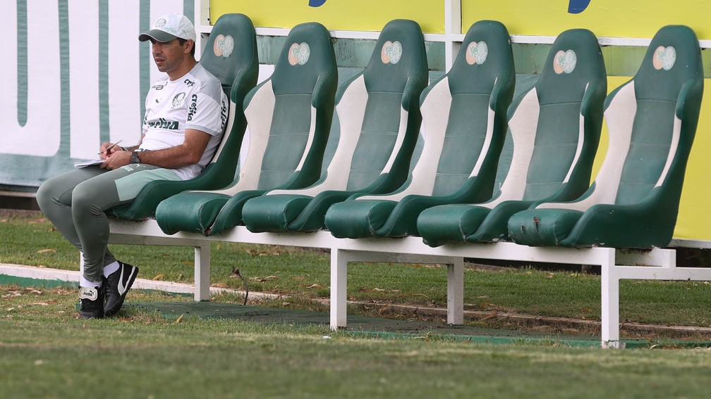 Entenda como Abel Ferreira pretende colocar o Palmeiras na luta pelo Brasileirão 