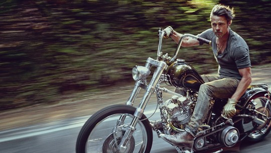 Brad Pitt curte esportivas da Ducati e tem moto clássica de mais de R$ 1,6 milhão