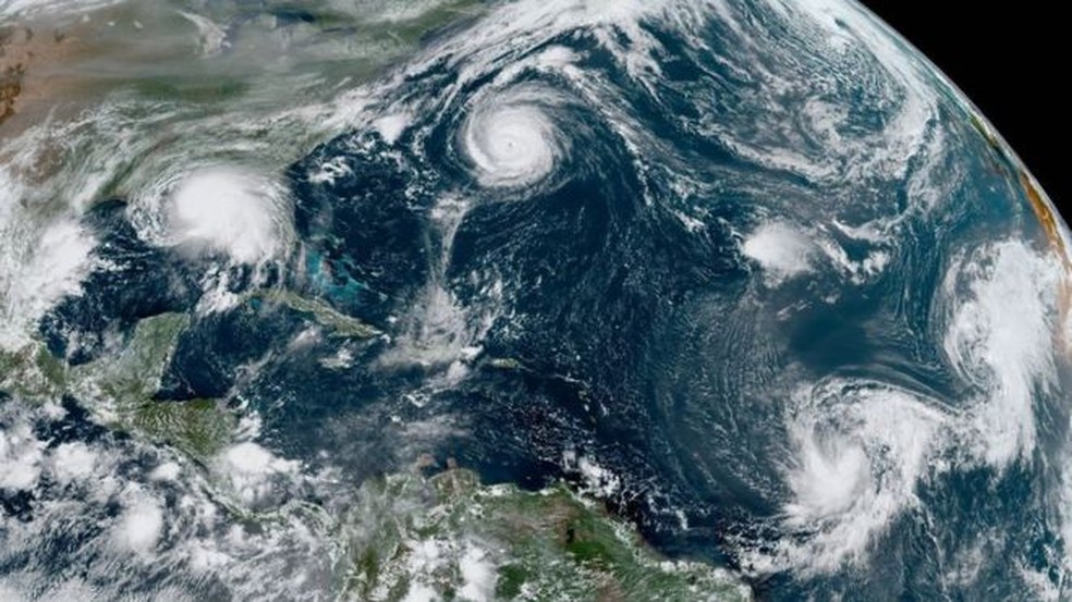 Desde 1971 não eram registrados cinco ciclones tropicais ativos ao mesmo tempo — Foto: CENTRO NACIONAL DE FURACÕES DOS EUA via BBC