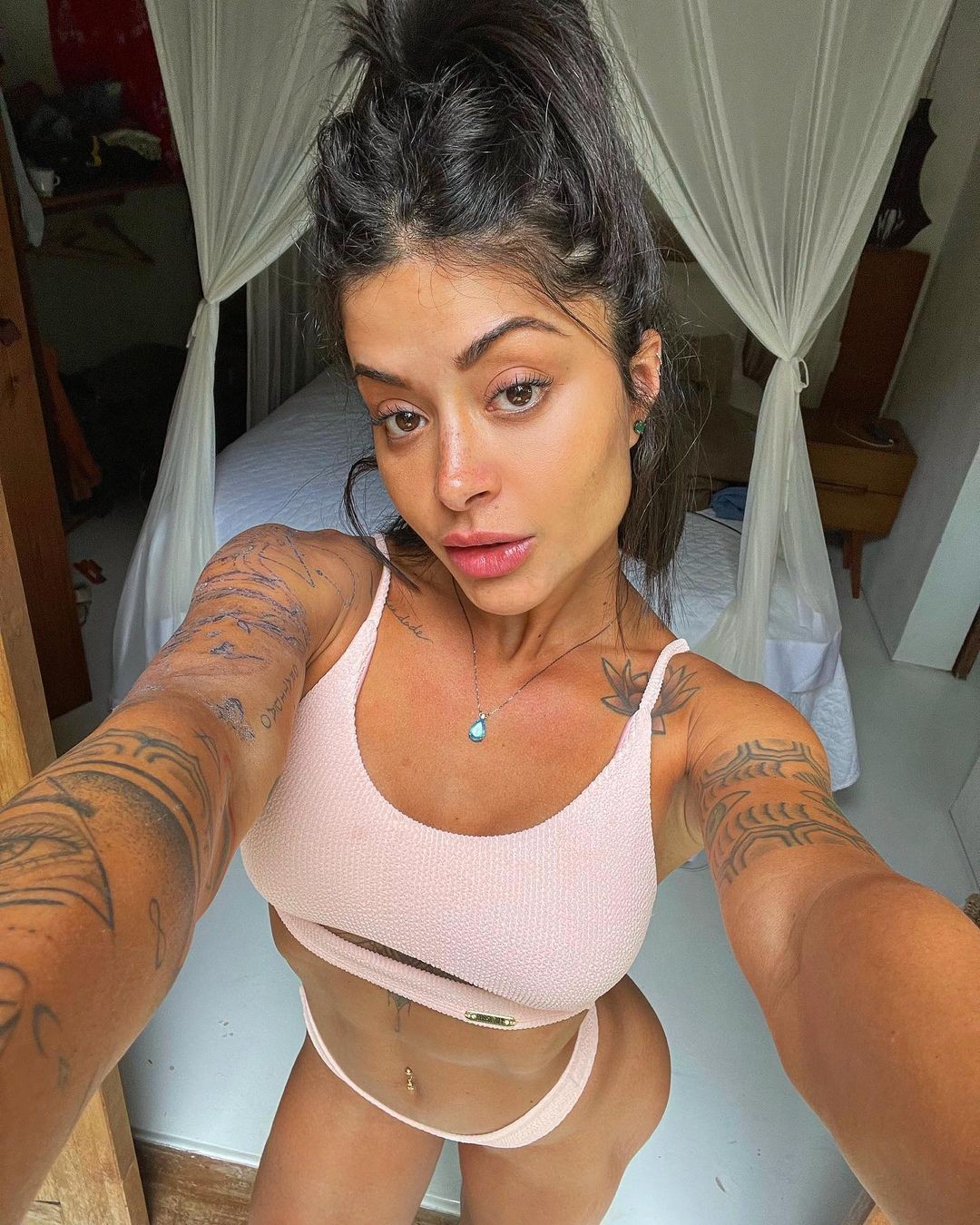 Aline Campos exibe tatuagens (Foto: Reprodução / Instagram)