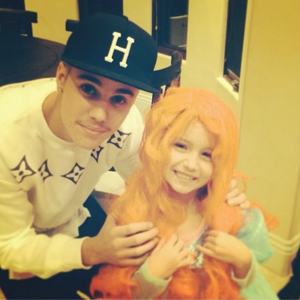 Justin Bieber e a irmã, Jazmyn, em foto publicada no início de 2014. (Foto: Instagram)