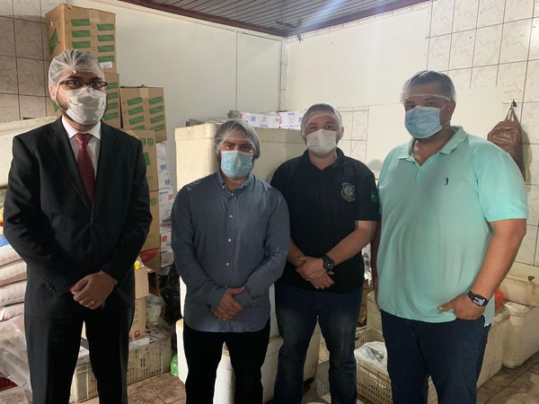 Equipe formada pela OAB, Juiz da Vara de Execuções Penais e Vigilância Sanitária  — Foto: OAB Santarém/Divulgação