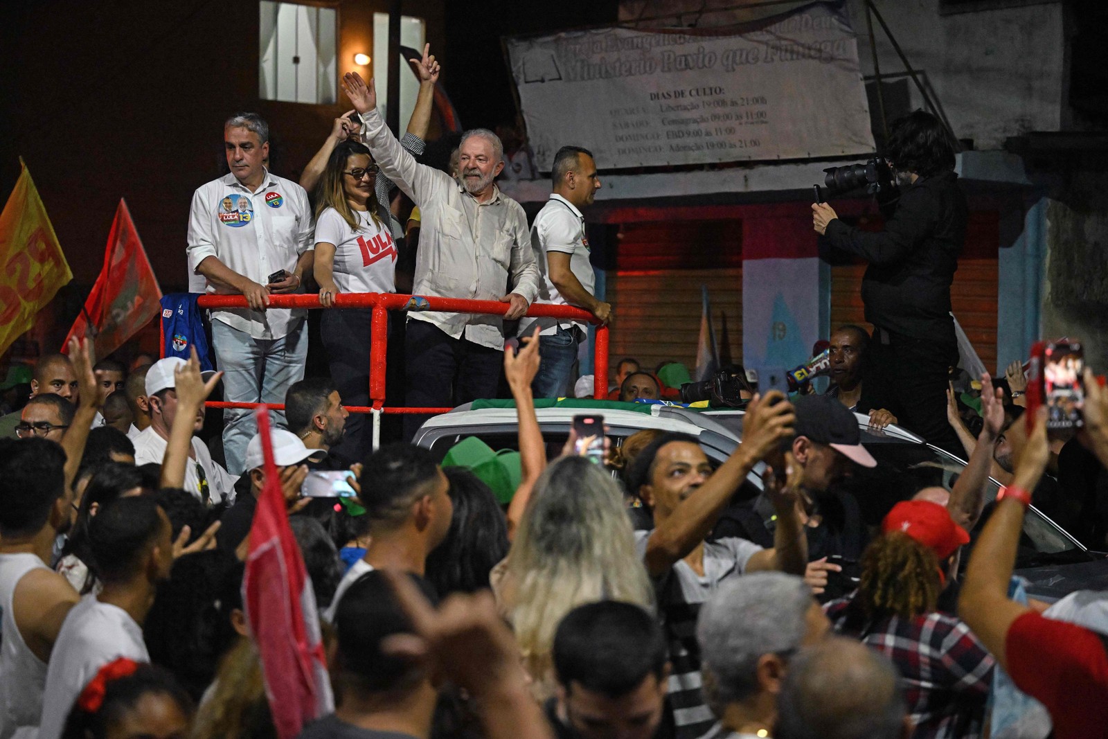 Lula da Silva foi recebido na cidade pelo o prefeito da cidade, Wagner dos Santos Carneiro, o Waguinho (União)— Foto: Carl de Souza/AFP