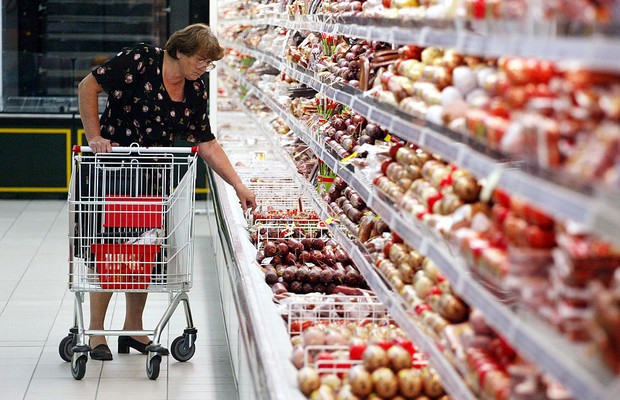 Supermercado russo - mercado na rússia - rússia alimentos  (Foto: Oleg Nikishin/Getty Images)