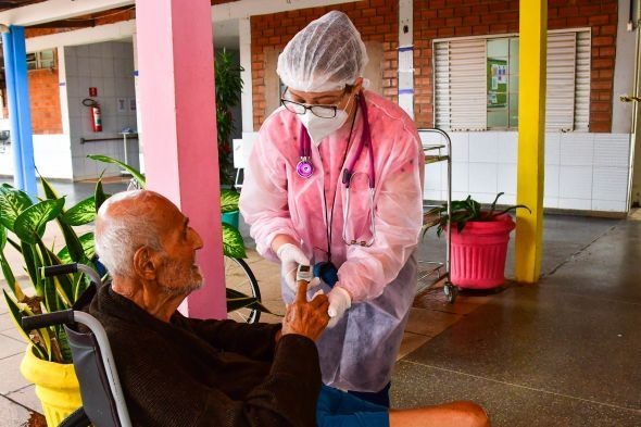 Cinco trabalhadores de asilo de Cuiabá testam positivo para coronavírus e são afastados 