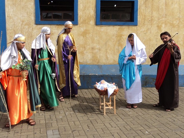 Teatro: AS FIGURAS DO PRESÉPIO e PRESÉPIO SEM JESUS