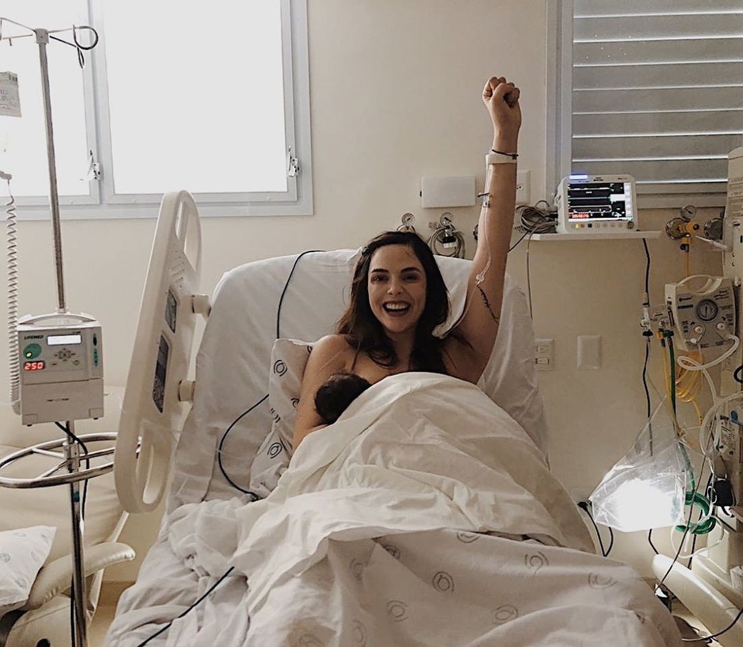Titi Müller após mais de 30 horas em trabalho de parto (Foto: Reprodução/Instagram)